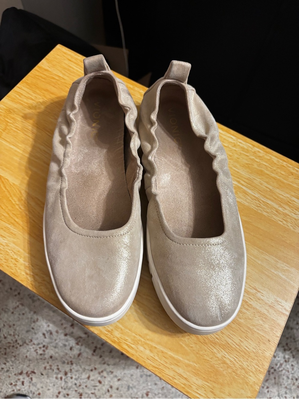 Vionoc women’s uptown ballet slip on soft gold leather size 8